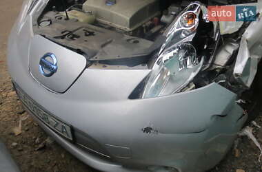 Хэтчбек Nissan Leaf 2015 в Киеве