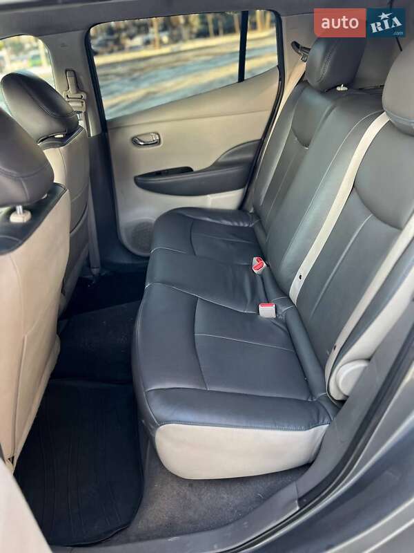 Хэтчбек Nissan Leaf 2015 в Одессе