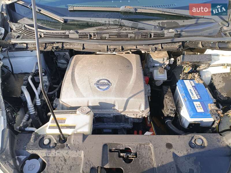 Хэтчбек Nissan Leaf 2013 в Знаменке фото 8 Хэтчбек Nissan Leaf 2013 в Знаменке