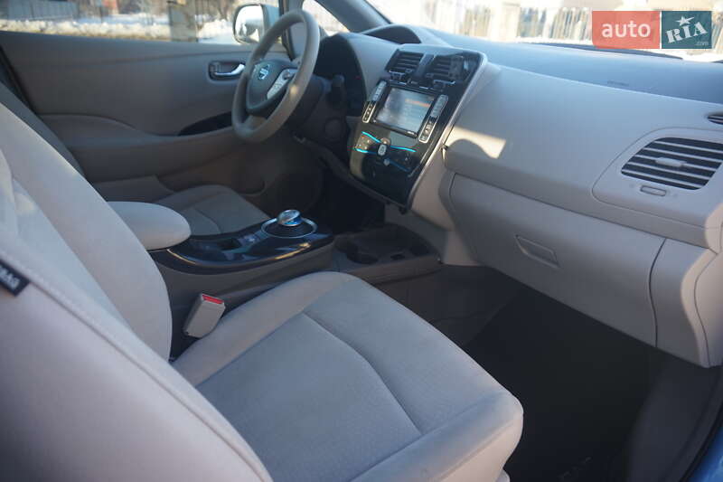 Хэтчбек Nissan Leaf 2011 в Самборе фото 37 Хэтчбек Nissan Leaf 2011 в Самборе