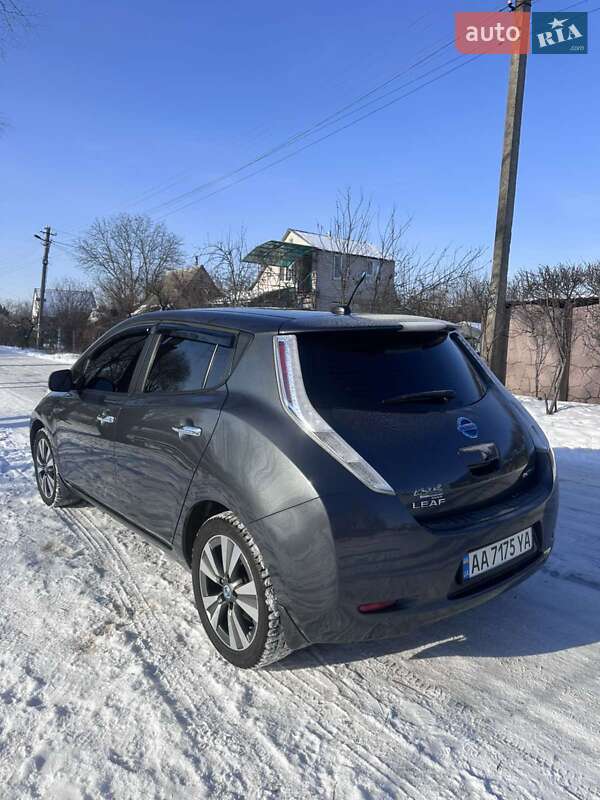 Хетчбек Nissan Leaf 2013 в Борисполі