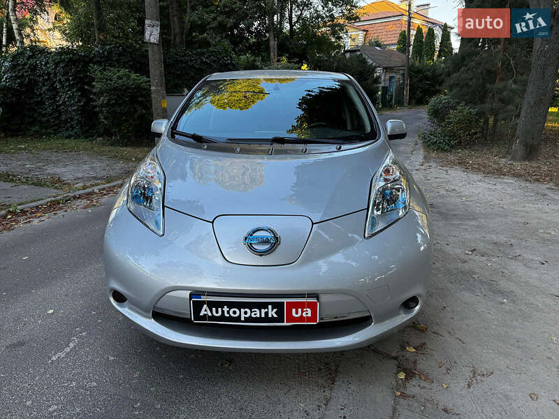 Хетчбек Nissan Leaf 2016 в Києві