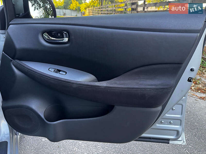 Хетчбек Nissan Leaf 2016 в Києві