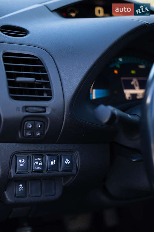 Хэтчбек Nissan Leaf 2013 в Ивано-Франковске фото 9 Хэтчбек Nissan Leaf 2013 в Ивано-Франковске