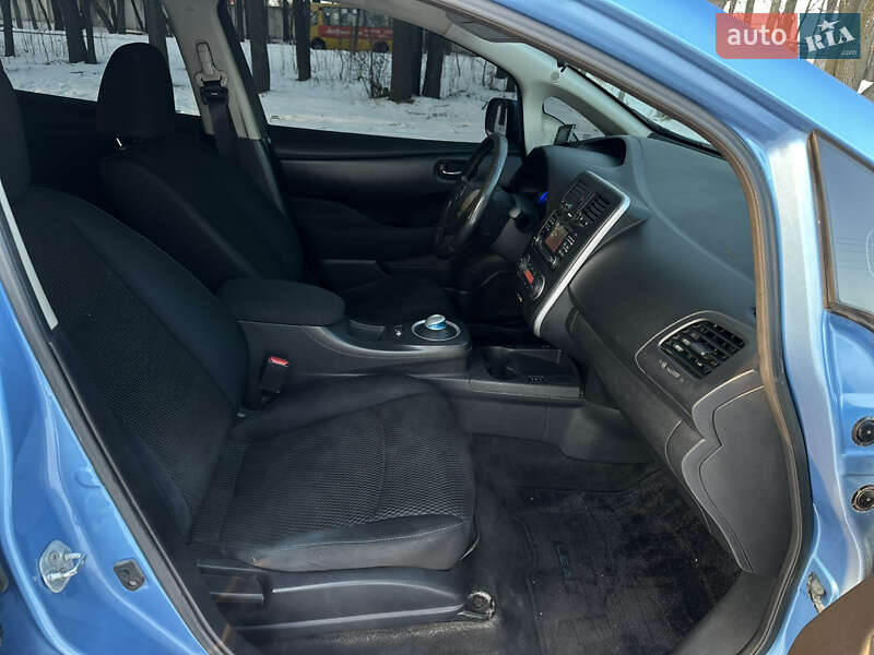 Хэтчбек Nissan Leaf 2014 в Умани