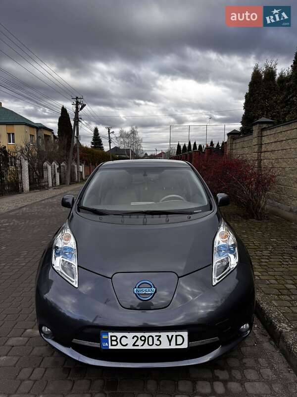 Хэтчбек Nissan Leaf 2013 в Львове фото Хэтчбек Nissan Leaf 2013 в Львове