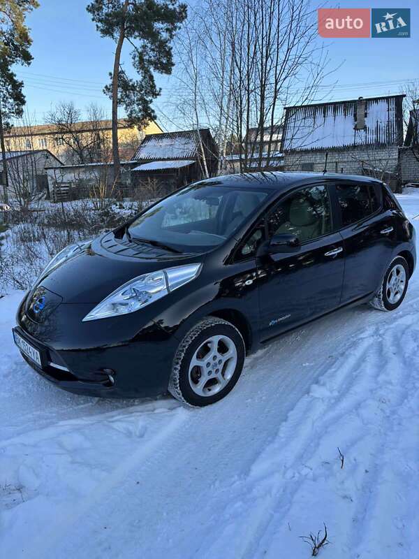 Хэтчбек Nissan Leaf 2012 в Сарнах