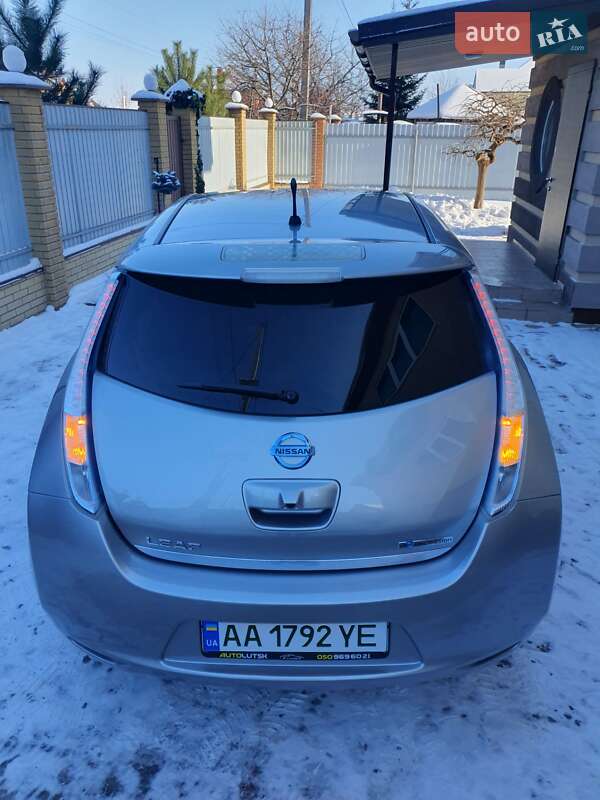 Хэтчбек Nissan Leaf 2013 в Горе фото 10 Хэтчбек Nissan Leaf 2013 в Горе