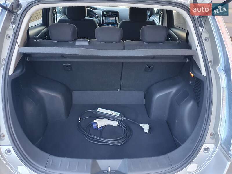 Хэтчбек Nissan Leaf 2013 в Горе фото 47 Хэтчбек Nissan Leaf 2013 в Горе