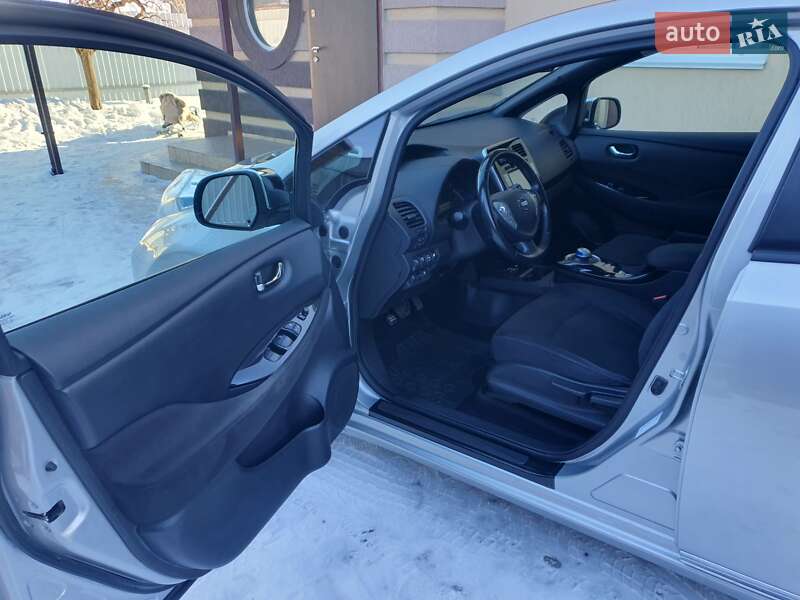 Хэтчбек Nissan Leaf 2013 в Горе фото 56 Хэтчбек Nissan Leaf 2013 в Горе