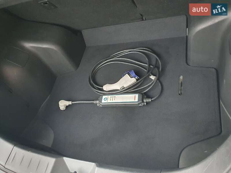 Хэтчбек Nissan Leaf 2013 в Горе фото 48 Хэтчбек Nissan Leaf 2013 в Горе