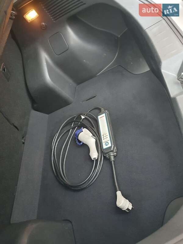 Хэтчбек Nissan Leaf 2013 в Горе фото 49 Хэтчбек Nissan Leaf 2013 в Горе