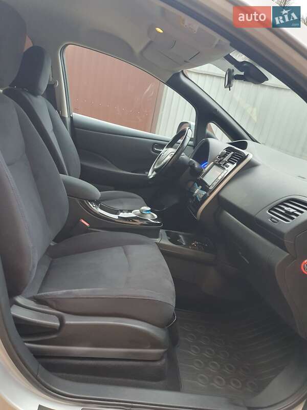 Хэтчбек Nissan Leaf 2013 в Горе фото 73 Хэтчбек Nissan Leaf 2013 в Горе