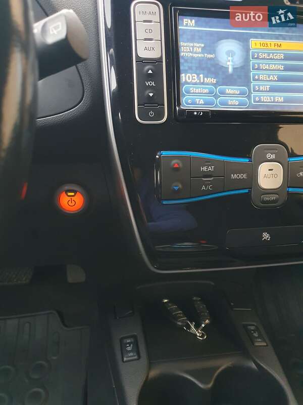 Хэтчбек Nissan Leaf 2013 в Горе фото 98 Хэтчбек Nissan Leaf 2013 в Горе