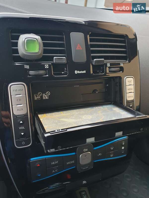 Хэтчбек Nissan Leaf 2013 в Горе фото 107 Хэтчбек Nissan Leaf 2013 в Горе