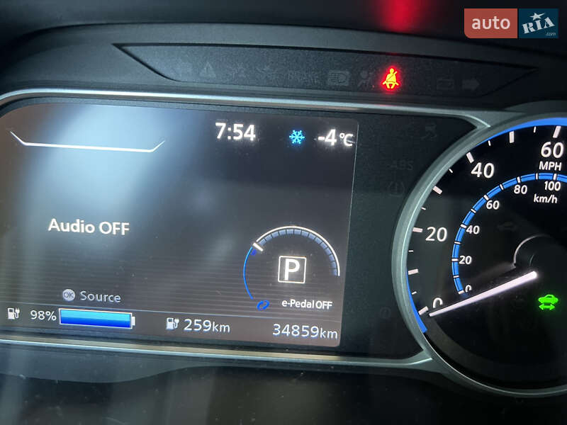 Хетчбек Nissan Leaf 2020 в Чернігові