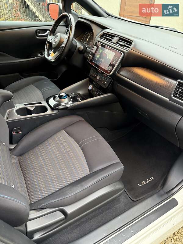 Хэтчбек Nissan Leaf 2020 в Долине фото 22 Хэтчбек Nissan Leaf 2020 в Долине