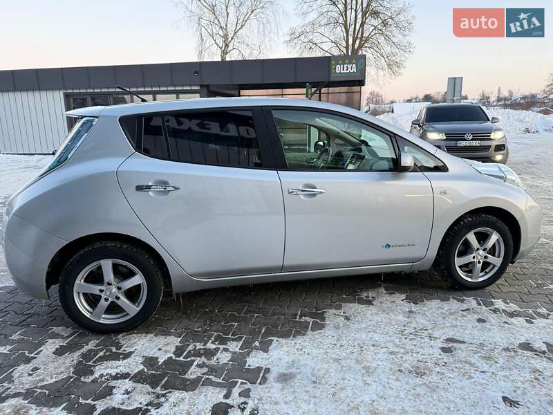 Хэтчбек Nissan Leaf 2012 в Владимире фото 16 Хэтчбек Nissan Leaf 2012 в Владимире