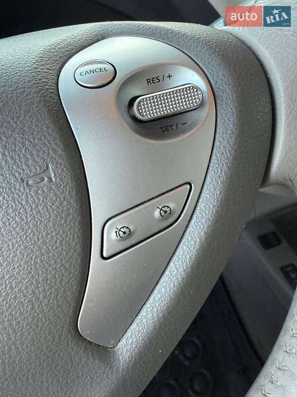 Хэтчбек Nissan Leaf 2012 в Владимире фото 36 Хэтчбек Nissan Leaf 2012 в Владимире