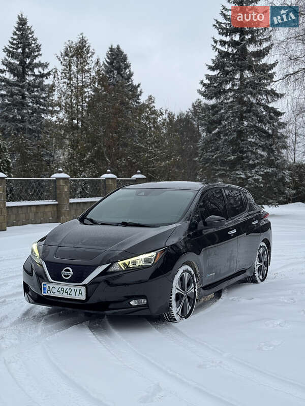 Хэтчбек Nissan Leaf 2017 в Маневичах фото Хэтчбек Nissan Leaf 2017 в Маневичах