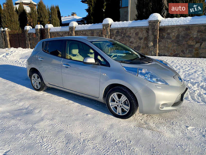 Хэтчбек Nissan Leaf 2012 в Львове