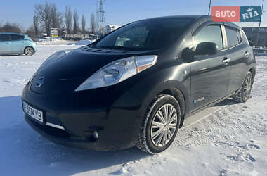 Хетчбек Nissan Leaf 2014 в Дніпрі