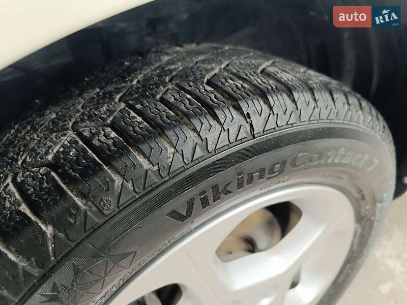 Хэтчбек Nissan Leaf 2014 в Ровно