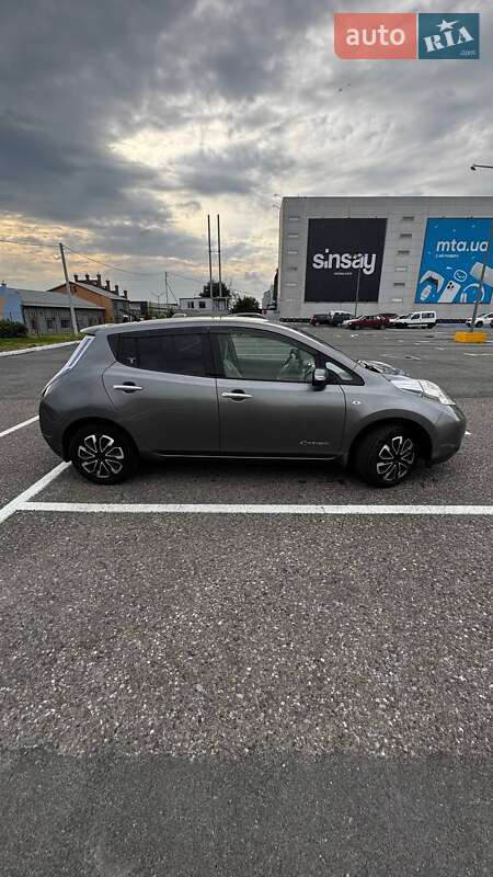 Хетчбек Nissan Leaf 2013 в Чернівцях фото 6 Хетчбек Nissan Leaf 2013 в Чернівцях