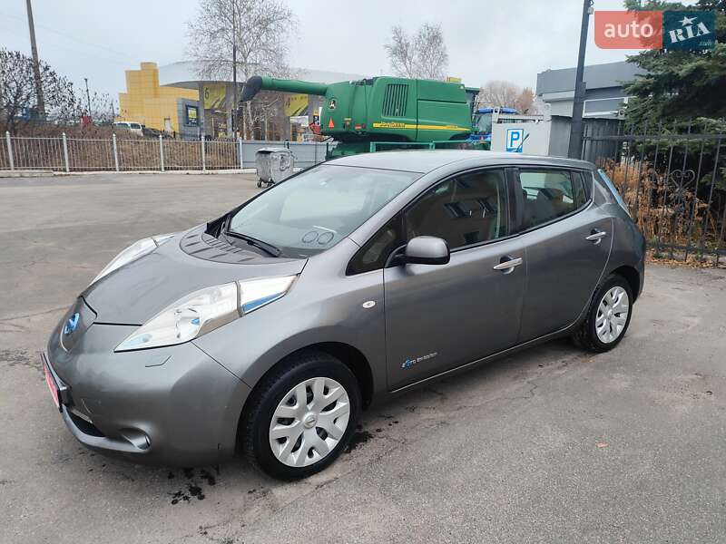 Хетчбек Nissan Leaf 2013 в Полтаві фото 5 Хетчбек Nissan Leaf 2013 в Полтаві