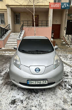 Хэтчбек Nissan Leaf 2015 в Одессе