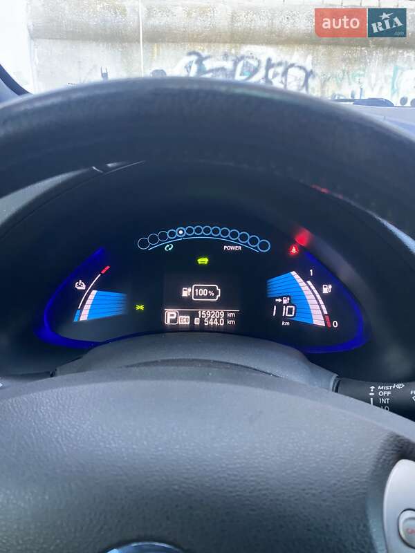 Хетчбек Nissan Leaf 2013 в Миколаєві