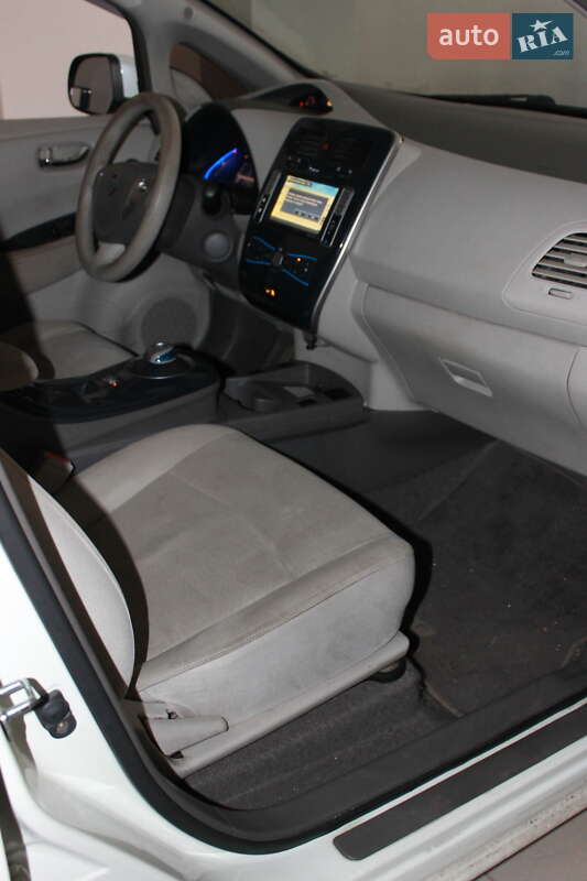 Хэтчбек Nissan Leaf 2011 в Одессе фото 6 Хэтчбек Nissan Leaf 2011 в Одессе
