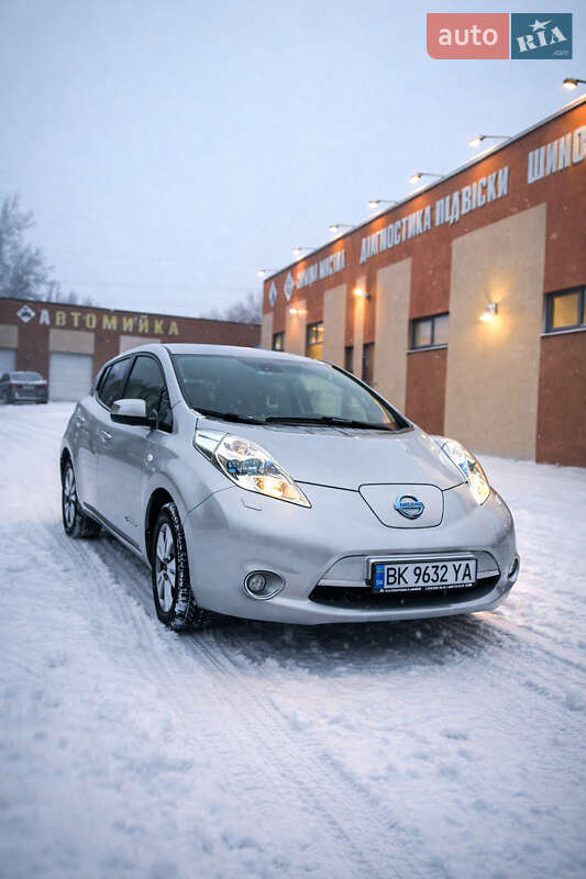 Хетчбек Nissan Leaf 2014 в Рівному