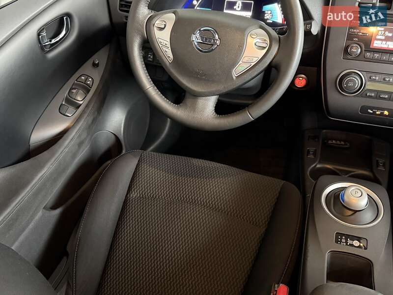 Хетчбек Nissan Leaf 2015 в Одесі