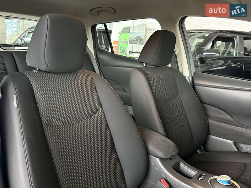 Хетчбек Nissan Leaf 2015 в Одесі