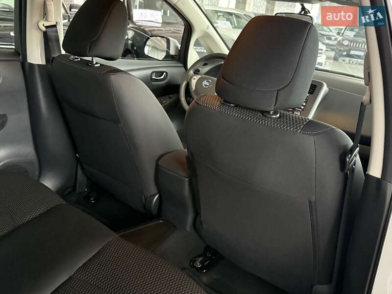 Хетчбек Nissan Leaf 2015 в Одесі