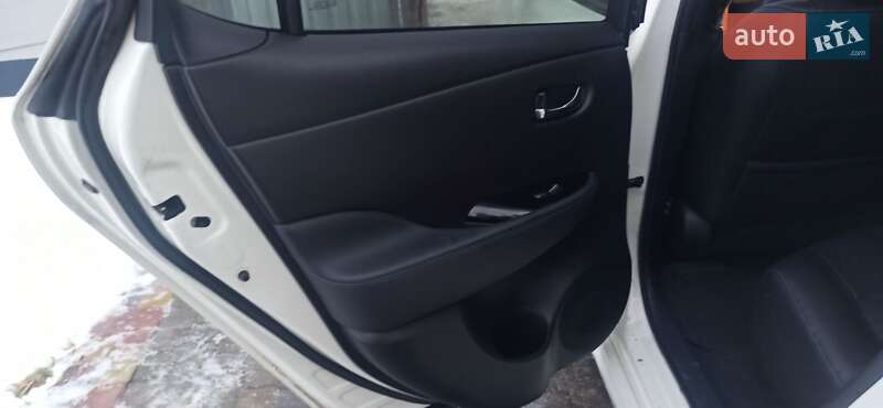 Хетчбек Nissan Leaf 2018 в Пісочині