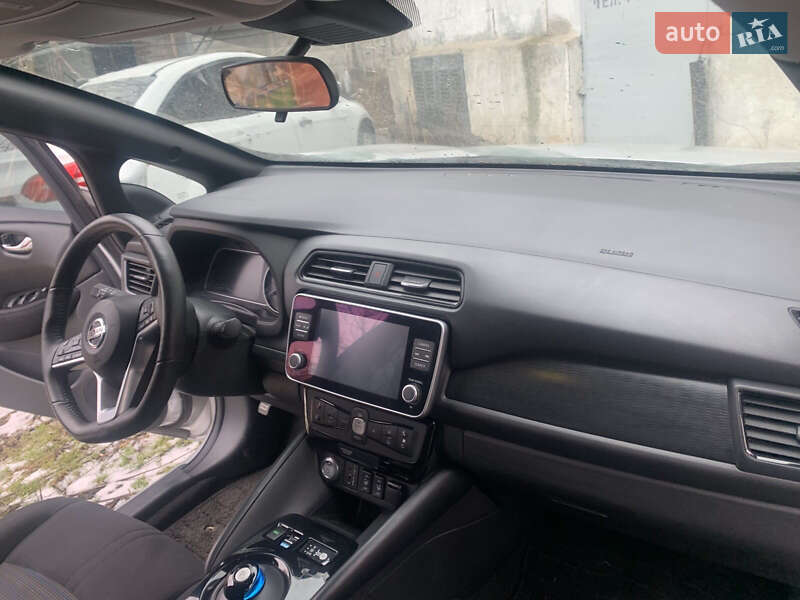 Хетчбек Nissan Leaf 2021 в Одесі