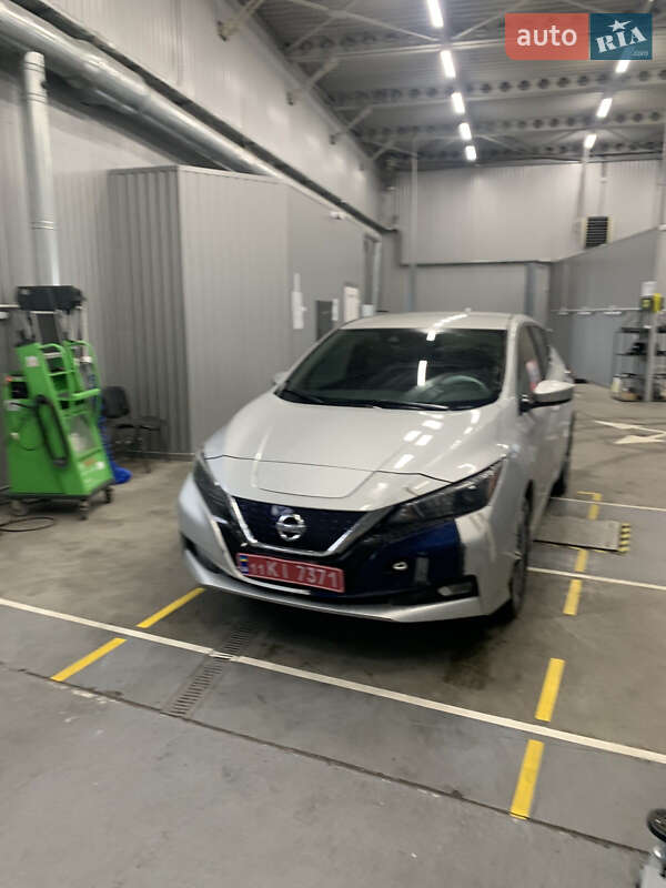 Хетчбек Nissan Leaf 2021 в Одесі