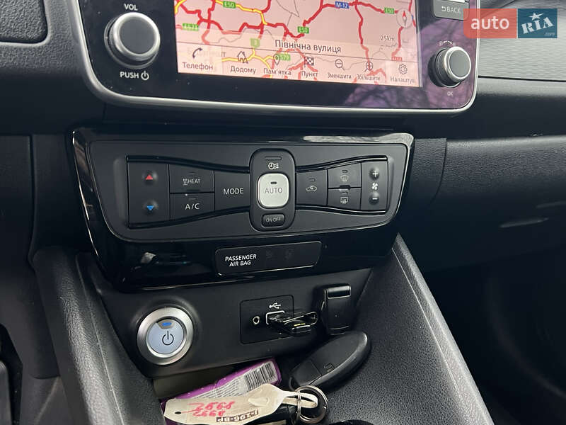 Хетчбек Nissan Leaf 2020 в Самборі