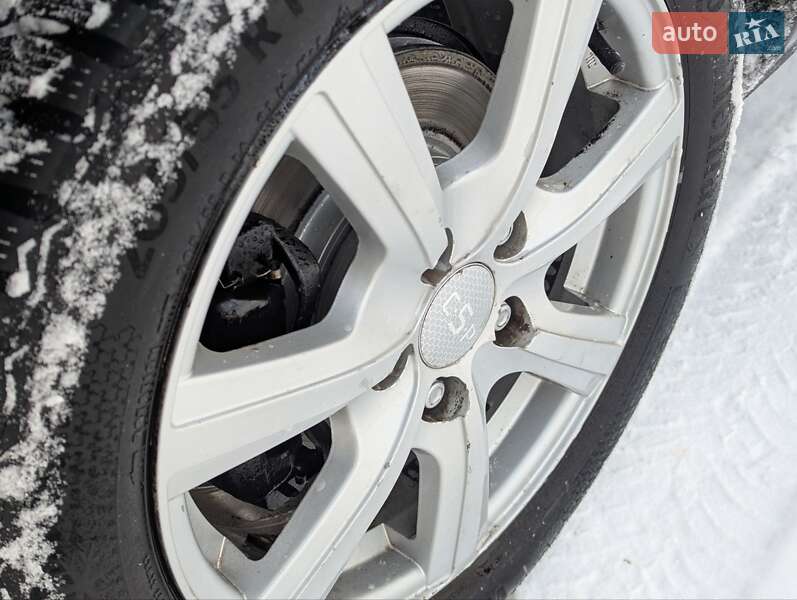 Хетчбек Nissan Leaf 2013 в Дрогобичі