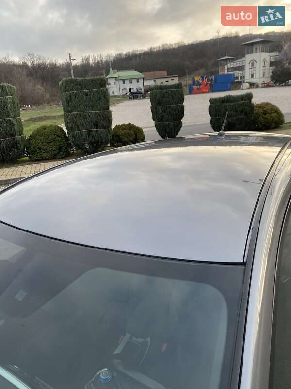 Хетчбек Nissan Leaf 2015 в Дніпрі