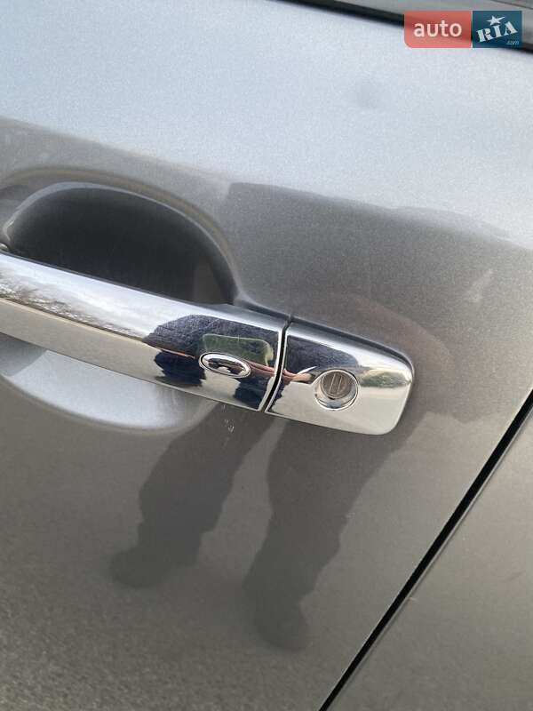 Хетчбек Nissan Leaf 2015 в Дніпрі