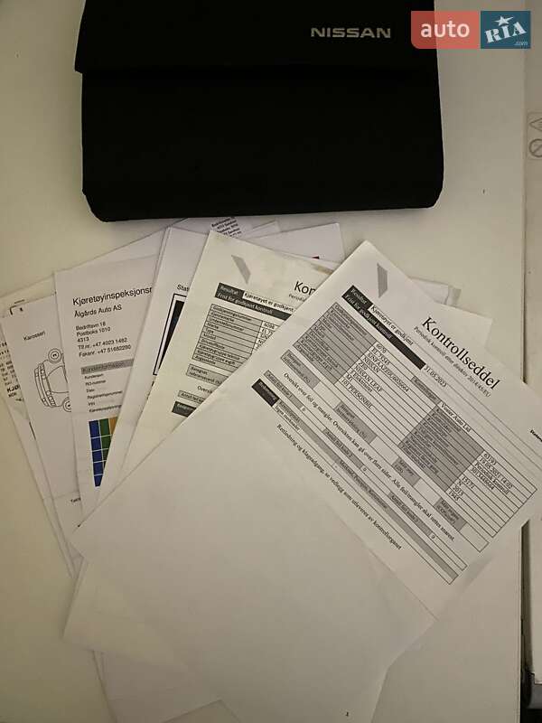 Хетчбек Nissan Leaf 2015 в Дніпрі