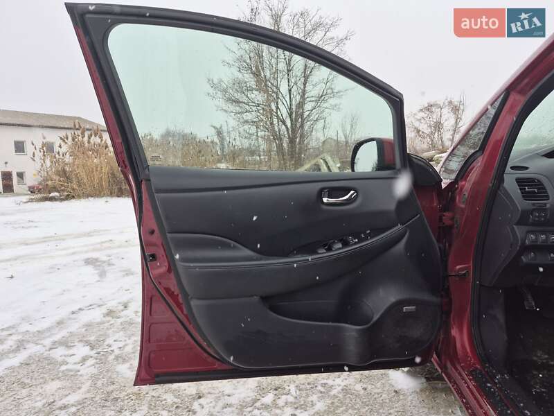 Хэтчбек Nissan Leaf 2013 в Виннице фото 14 Хэтчбек Nissan Leaf 2013 в Виннице