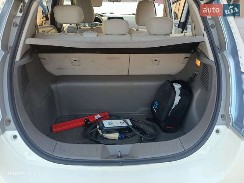 Хетчбек Nissan Leaf 2012 в Івано-Франківську