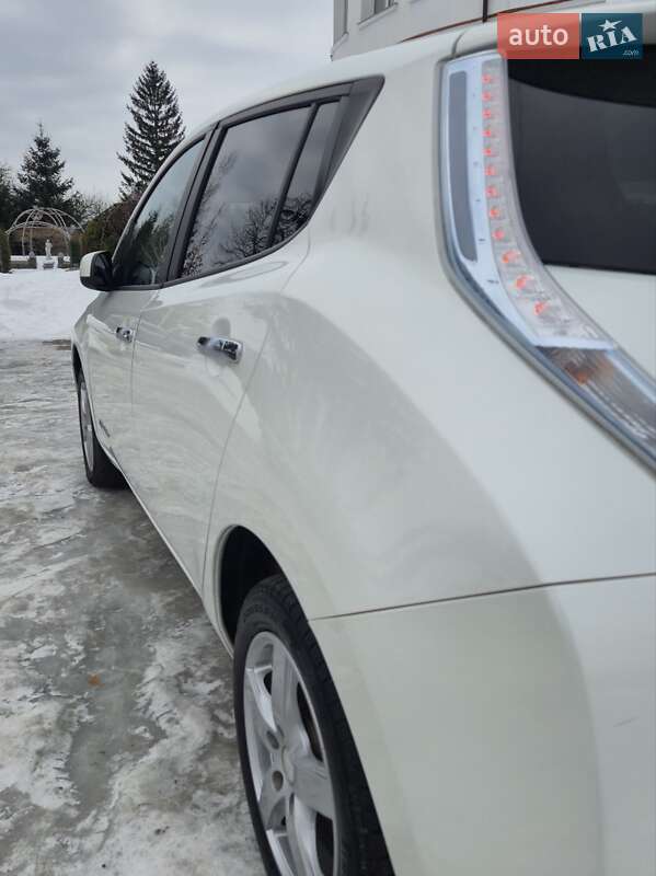 Хэтчбек Nissan Leaf 2014 в Золочеве
