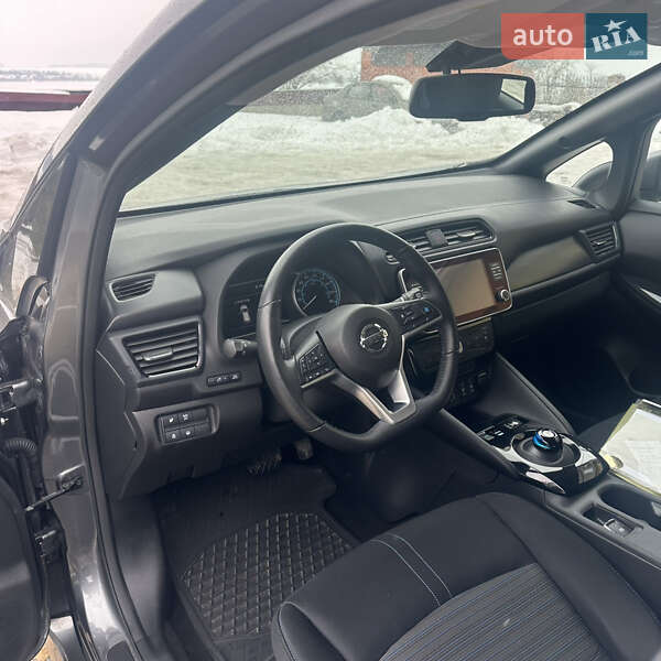 Хэтчбек Nissan Leaf 2023 в Тернополе