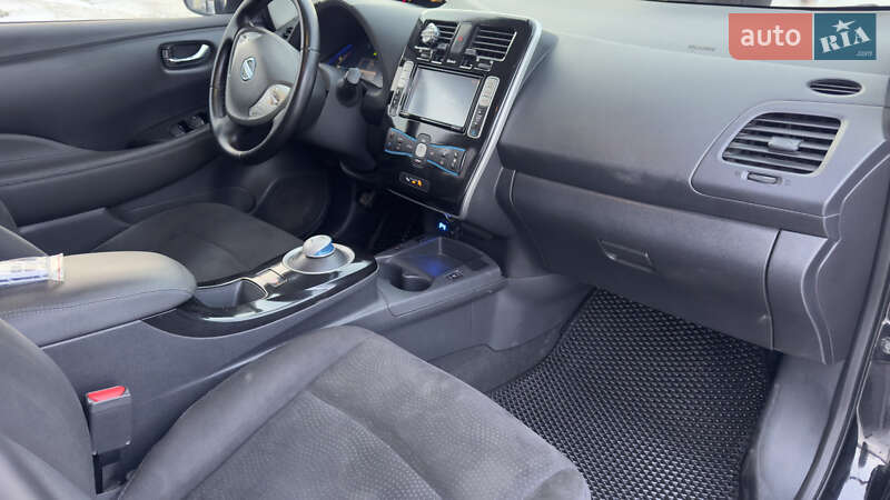 Хетчбек Nissan Leaf 2015 в Полтаві