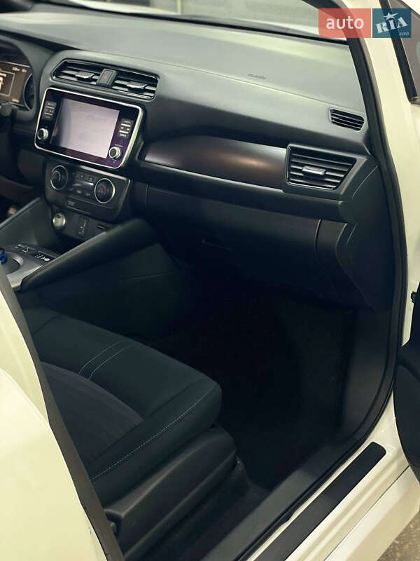 Хэтчбек Nissan Leaf 2024 в Черкассах